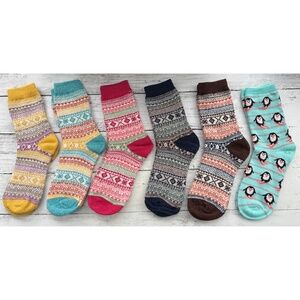 6 Pair Women’s Fashion Crew Socks (Fits Shoe Size 5-9)